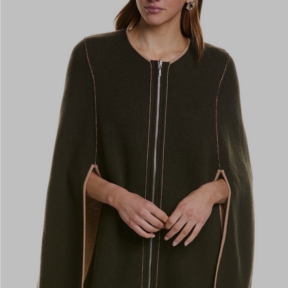 IN CASHMERE REVERSIBLE CAPE IN OLIVE AND CAMEL SIZE SMALL/MEDIUM